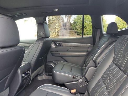 New 2026 Buick Enclave Avenir image 9