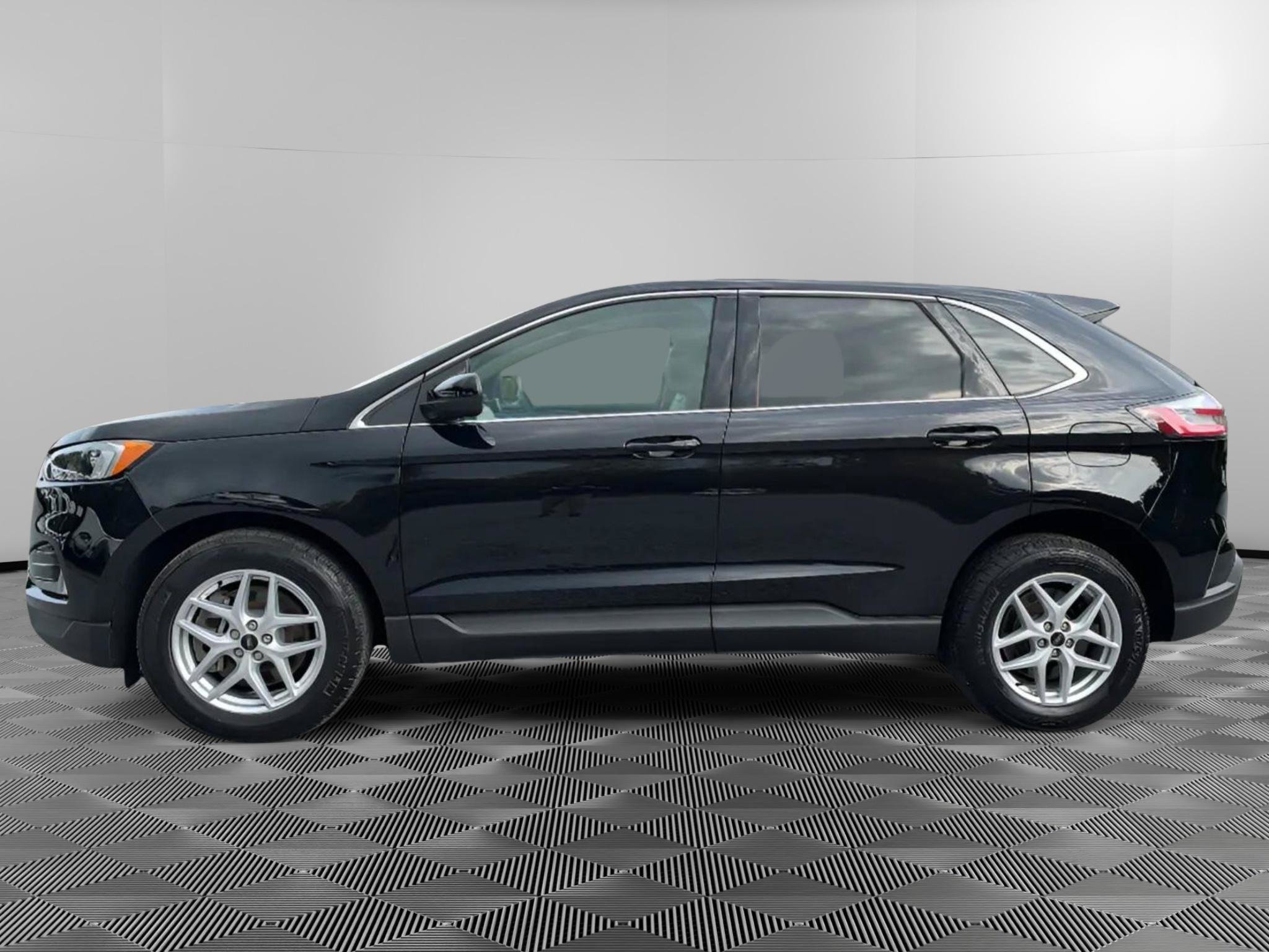 Used 2023 Ford Edge SEL w/ Convenience Package AWD/4WD image 5