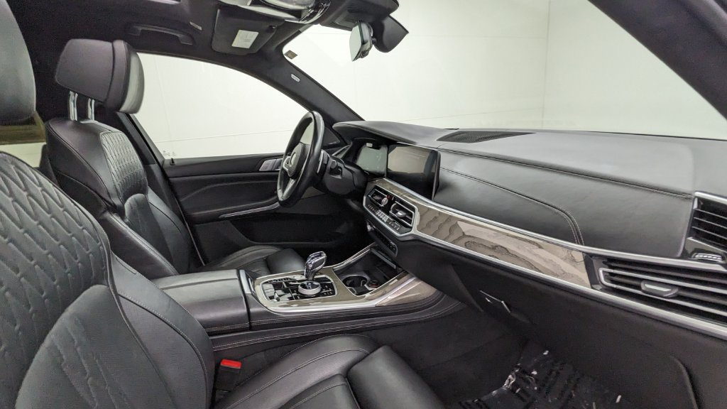 Used 2020 BMW X7 M50i AWD/4WD image 45