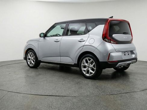 Used 2025 Kia Soul LX w/ LX Technology Package image 6