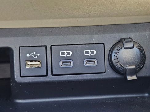 Used 2023 Toyota Highlander Platinum image 22