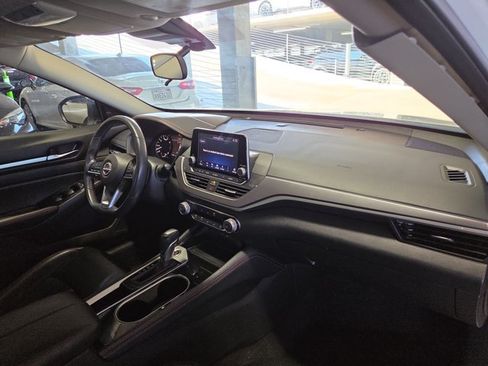 Used 2024 Nissan Altima 2.5 SR FWD image 19
