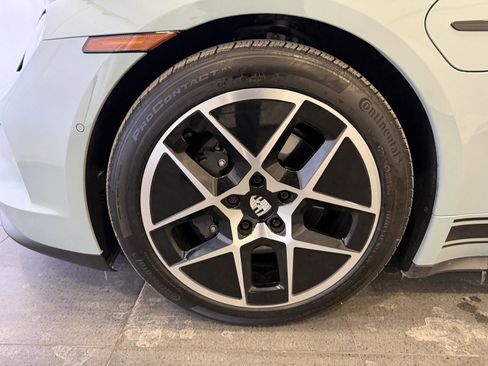 Certified 2025 Porsche Taycan image 10
