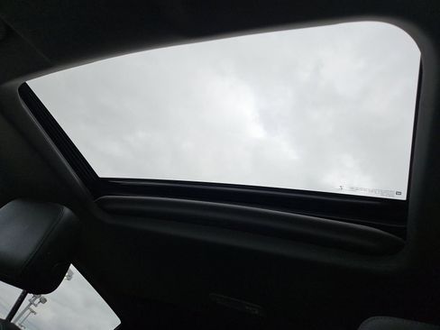 Used 2022 GMC Sierra 1500 SLT w/ SLT Premium Plus Package image 9