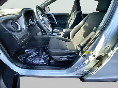 Used 2017 Toyota RAV4 LE image 12