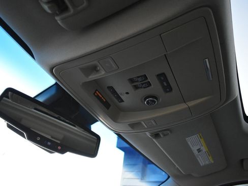 Used 2015 Chevrolet Suburban LTZ image 48