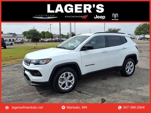 Used 2024 Jeep Compass Latitude image 1