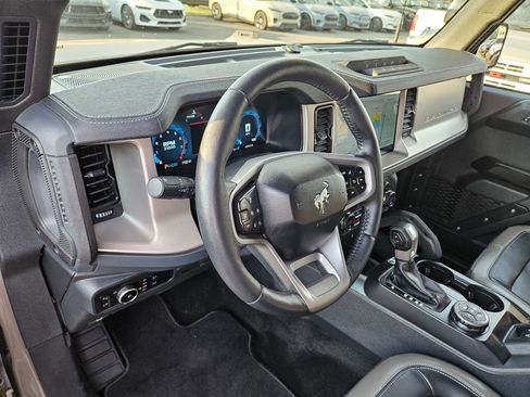 Used 2025 Ford Bronco Outer Banks w/ Sasquatch Package AWD/4WD image 22