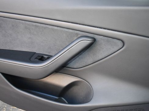 Used 2023 Tesla Model 3 Standard Range image 20