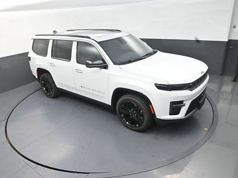 New 2026 Jeep Grand Wagoneer Limited AWD/4WD image 11