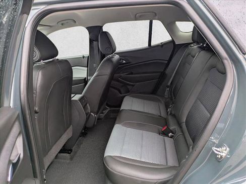 Used 2025 Chevrolet Trax LT FWD image 23