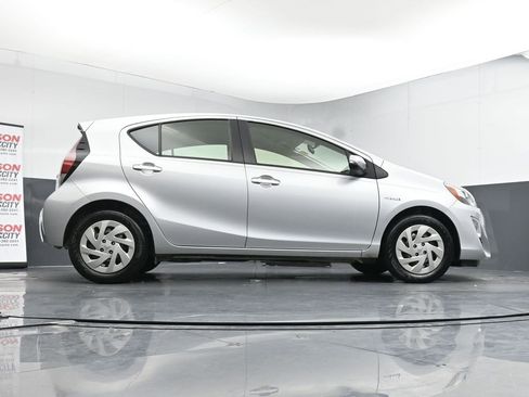 Used 2016 Toyota Prius C One image 37