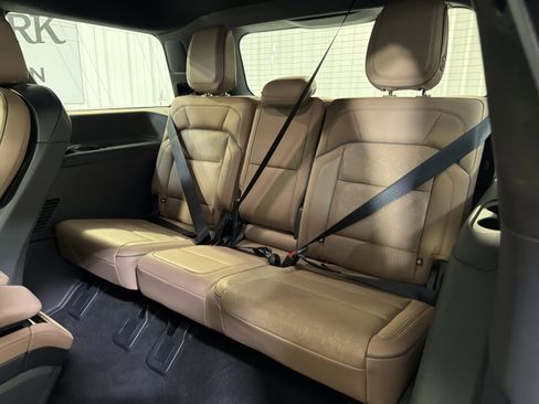 Used 2025 Lincoln Navigator Black Label AWD/4WD image 26