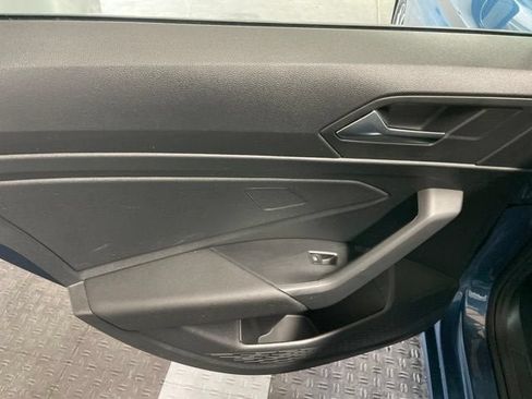 Certified 2021 Volkswagen Jetta SE w/ SE Cold Weather Package FWD image 10