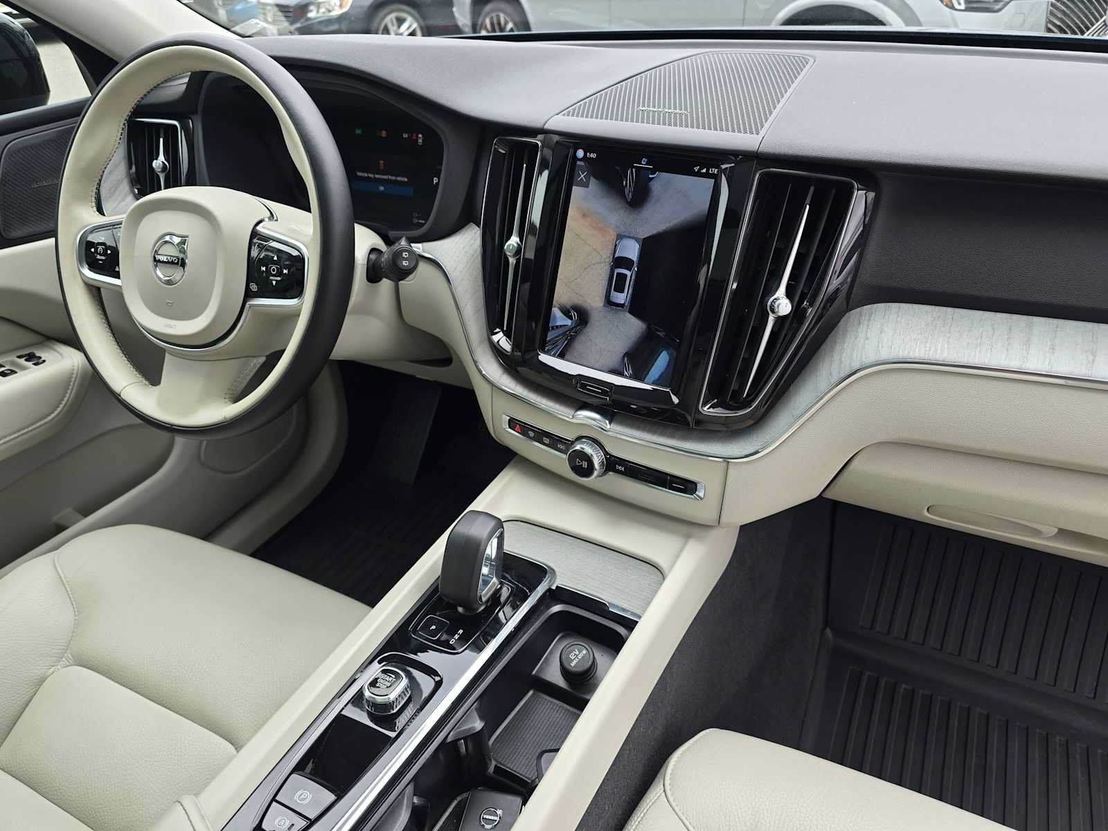 Certified 2024 Volvo XC60 T8 Plus w/ Protection Package Premier AWD/4WD image 10