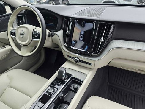 Certified 2024 Volvo XC60 T8 Plus w/ Protection Package Premier AWD/4WD image 10