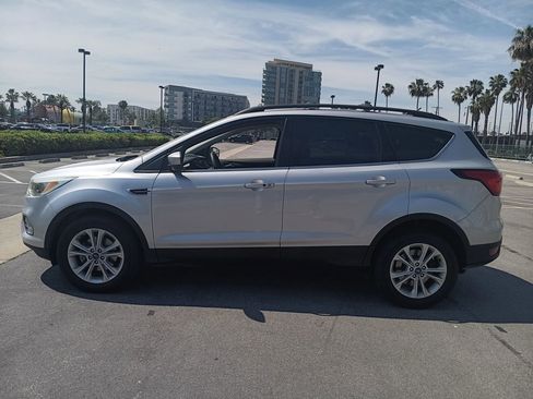 Used 2019 Ford Escape SE FWD image 5