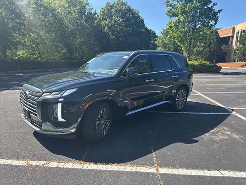 Used 2025 Hyundai Palisade Calligraphy FWD image 3
