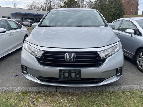 Used 2024 Honda Odyssey EX image 2