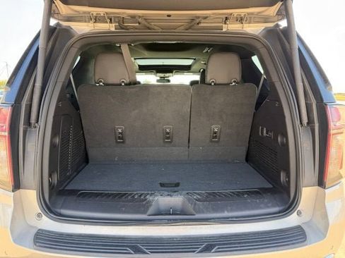 Used 2023 Chevrolet Tahoe LT w/ Luxury Package RWD image 13