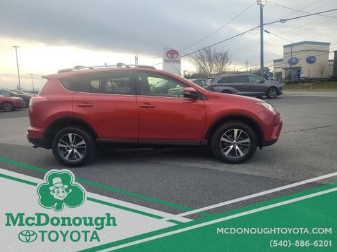 Used 2017 Toyota RAV4 XLE image 5