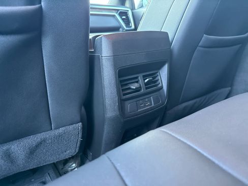 Used 2025 GMC Canyon Elevation w/ Convenience Package image 23