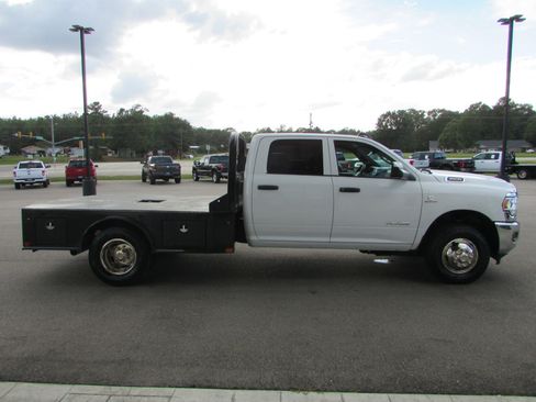 Used 2021 RAM 3500 Tradesman w/ Chrome Appearance Group image 4