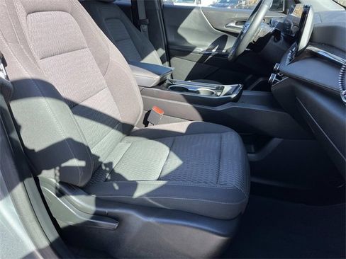 Used 2025 Chevrolet Equinox LT image 23