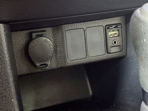 Used 2016 Toyota Corolla LE FWD image 24