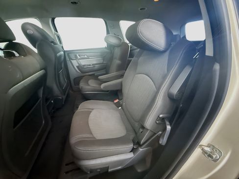 Used 2017 Chevrolet Traverse LT FWD image 24