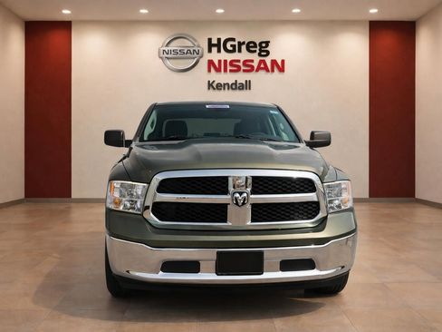 Used 2021 RAM 1500 Classic SLT AWD/4WD image 3