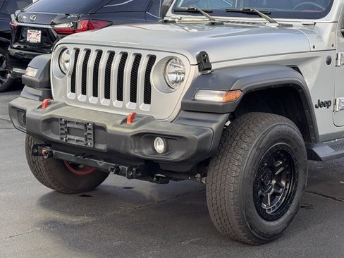 Used 2023 Jeep Wrangler Sport image 31