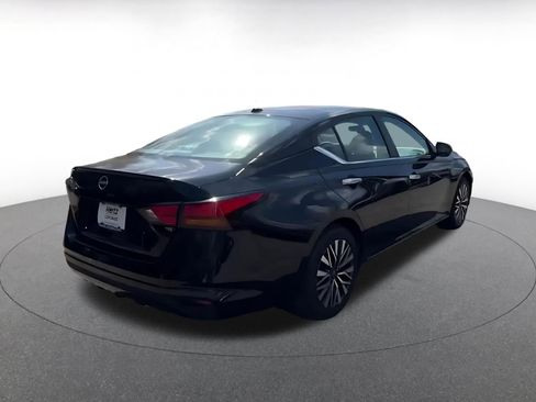 Used 2025 Nissan Altima 2.5 SV image 14