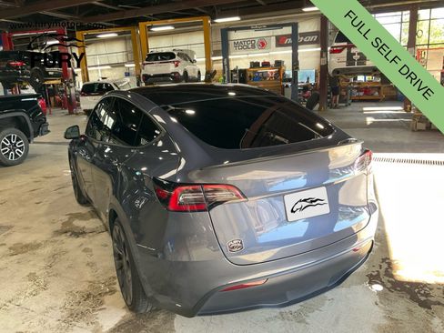 Used 2023 Tesla Model Y Performance AWD/4WD image 29