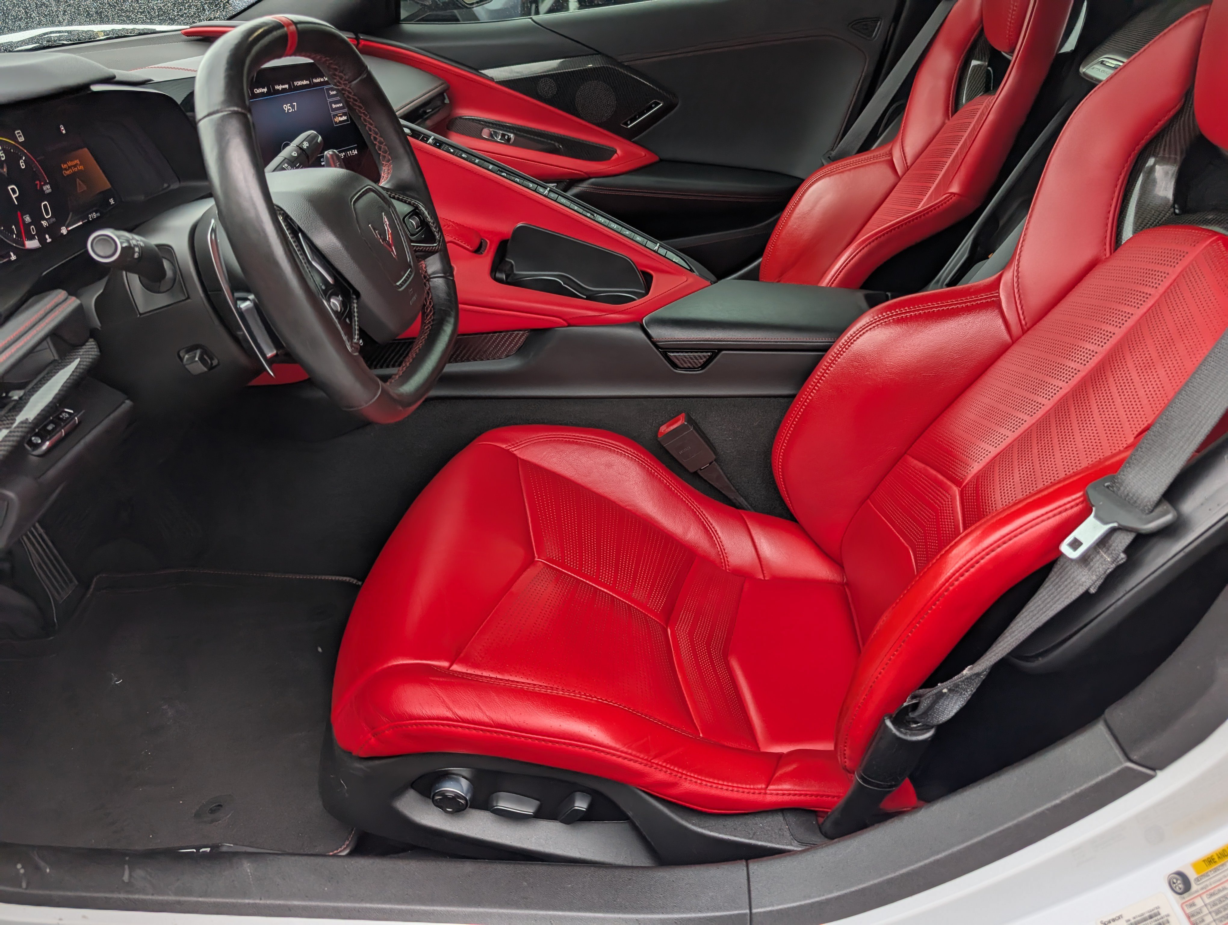 Used 2021 Chevrolet Corvette Stingray Preferred Cpe w/ Z51 Performance Package RWD image 13