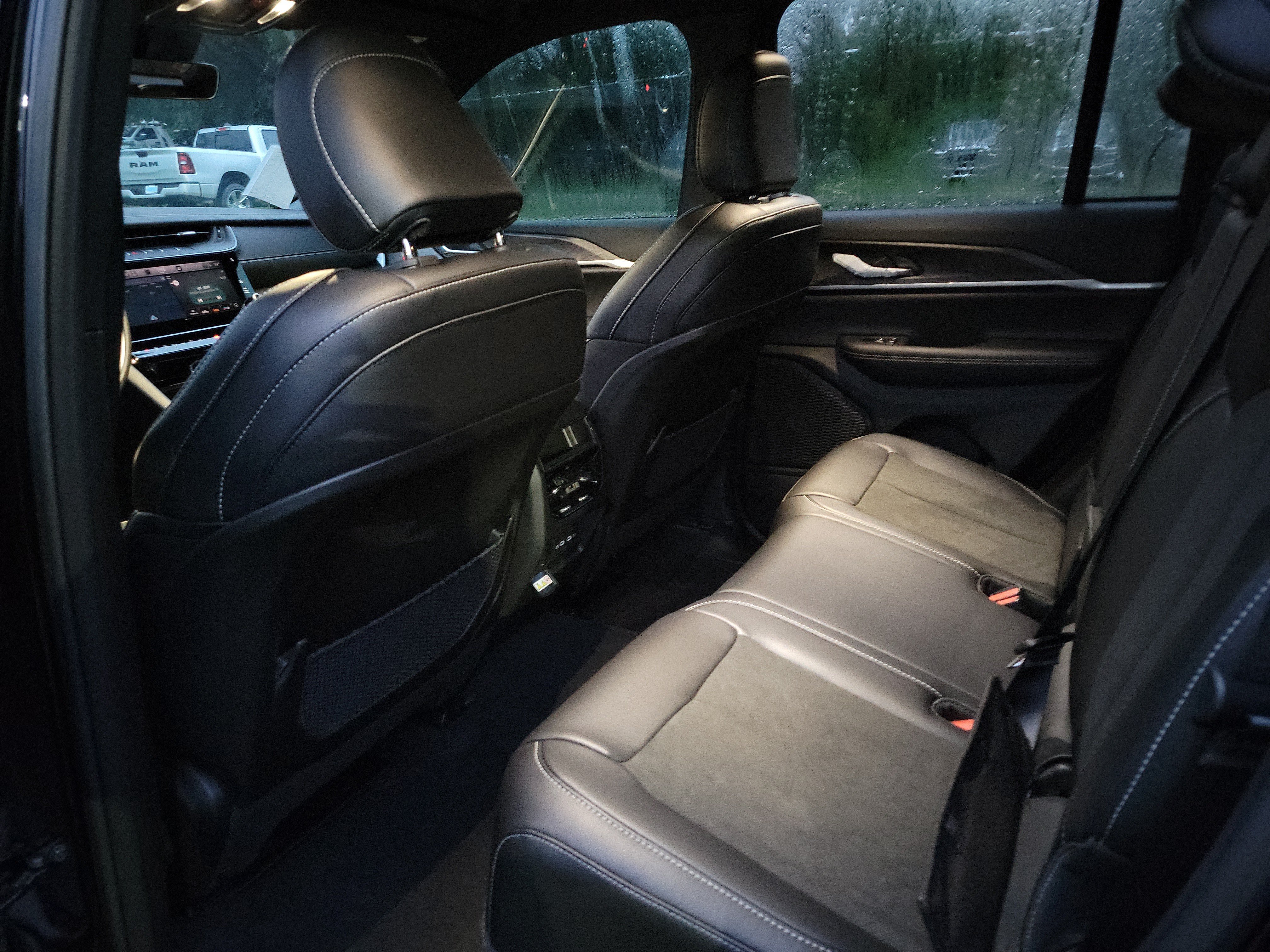 New 2027 Jeep Grand Cherokee Altitude RWD image 5