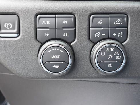 Used 2023 Chevrolet Silverado 1500 LTZ w/ LTZ Convenience Package II AWD/4WD image 28