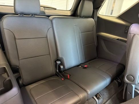 Certified 2023 Chevrolet Traverse High Country w/ LPO, Floor Liner Package AWD/4WD image 12