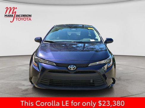 Used 2025 Toyota Corolla LE FWD image 3