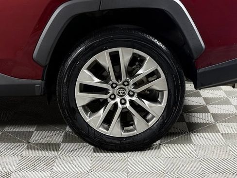 Used 2021 Toyota RAV4 XLE Premium FWD image 13