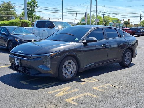 Used 2025 Kia K4 FWD image 3