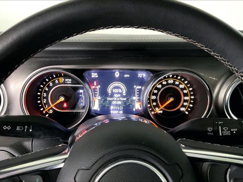 Used 2018 Jeep Wrangler Unlimited Sahara AWD/4WD image 26