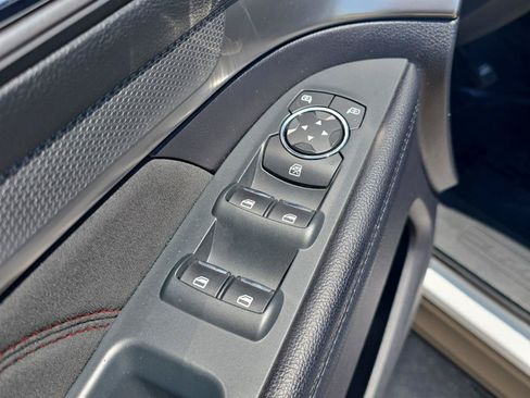 Used 2019 Ford Explorer XLT w/ XLT Sport Appearance Package AWD/4WD image 24