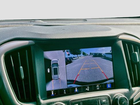 Used 2024 GMC Terrain AT4 w/ Infotainment Package II AWD/4WD image 18