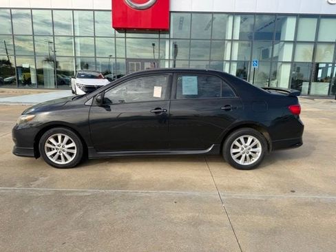 Used 2010 Toyota Corolla image 2