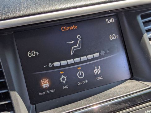 Used 2019 Nissan Pathfinder SV FWD image 19