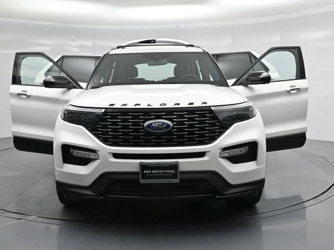 Certified 2023 Ford Explorer ST-Line w/ Class IV Trailer Tow Package AWD/4WD image 32