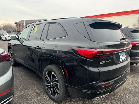 Used 2025 Buick Enclave Sport Touring image 4