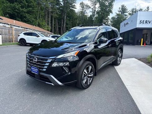 Used 2024 Nissan Rogue SL AWD/4WD image 3