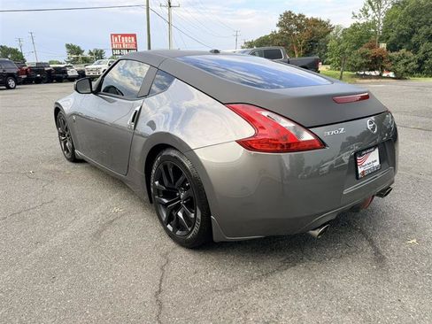 Used 2015 Nissan 370Z Touring RWD image 7